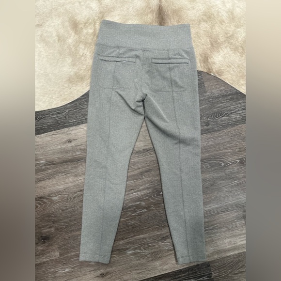 Athleta Delancey Herringbone Tight Leggings Women’s Size Medium Zip Pockets Gray - Picture 5 of 6